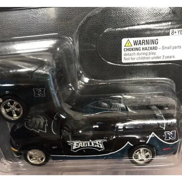 Philadelphia Eagle Die Cast Car 1:64 Ford Mustang Lincoln Financial Stadium Card - Picture 4 of 7